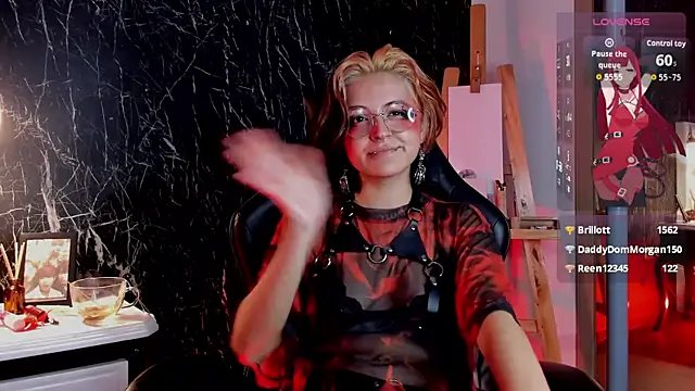 YuuMiko Chat XXX in diretta