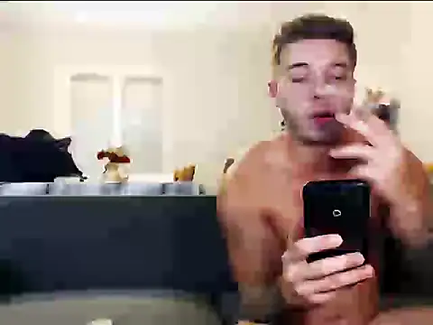 Elkafit28 Live XXX-Chat