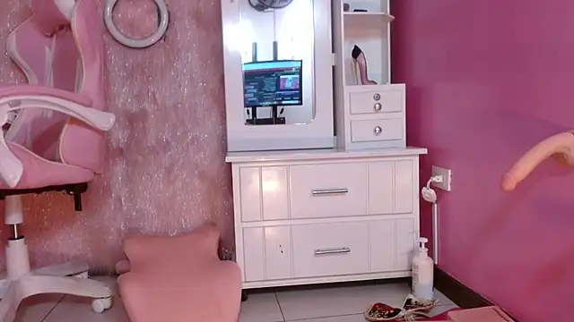AnnaPinupLove Chat XXX live