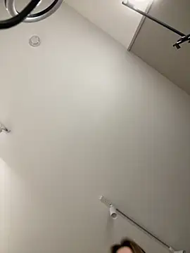 Kiss_My_BodyのライブXXXチャット