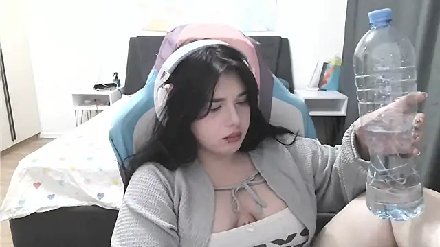 LunarMia Live XXX-chat