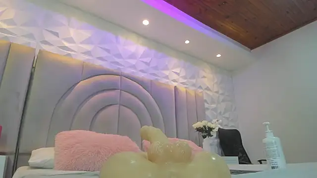 SweetKata_ élő XXX-chatje