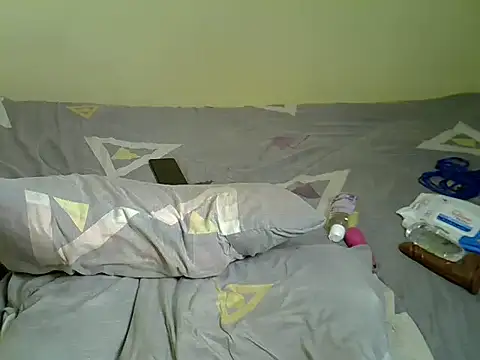 Pearl_petite Chat XXX in diretta