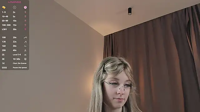 NovaOliphant – Live XXX-chat