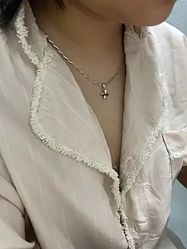 Ellie18 现场XXX聊天