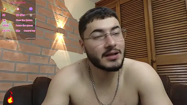 Brandon_01 Adlı Modelin Canlı XXX Sohbeti