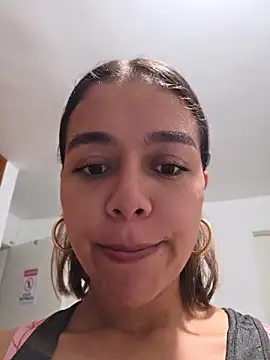 Andrea-Queen Chat XXX live