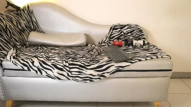 Velvet_Raze Live XXX-Chat