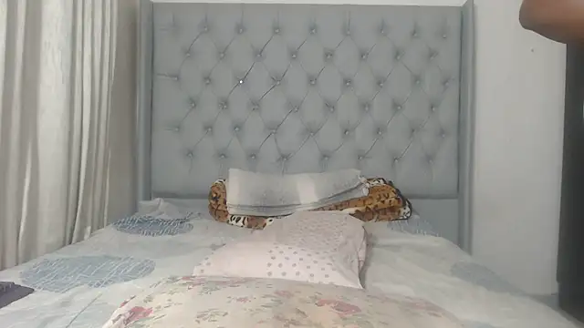 Chat +18 de BeautyQueenX22 ao vivo