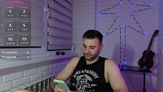 DaddySlava 现场XXX聊天