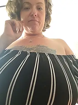 Živý XXX chat julimonroe
