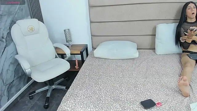 Chat +18 de laurenn_moore ao vivo
