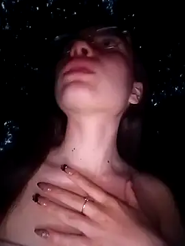Lilith0423 élő XXX-chatje