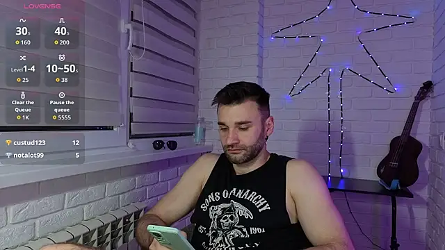 DaddySlava Adlı Modelin Canlı XXX Sohbeti
