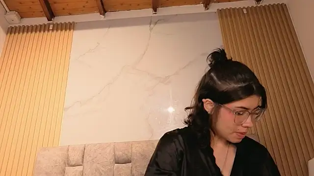 alkivamoon's Live XXX Chat