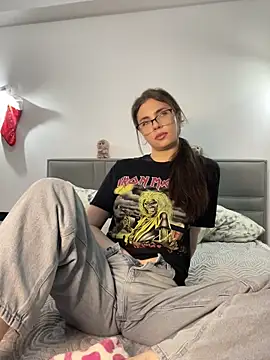 XXX chat uživo modela CurlyLara