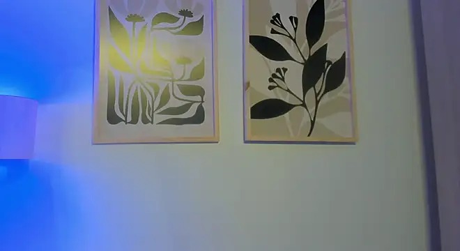 XXX chat uživo modela Santana_maximo