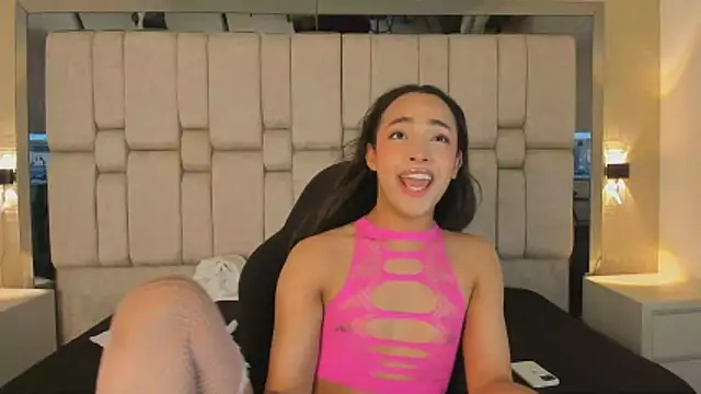 AriBloom7 Chat XXX live