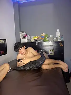 Živý XXX chat Kailertwink