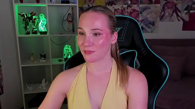 ElaraVoltage live XXX chat