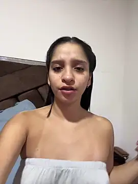 Chatroom XXX en direct de Aurora01