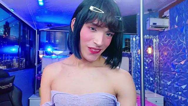 AlecciaNova – Naživo XXX chat