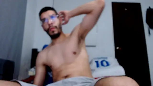 gollfather13's Live XXX Chat