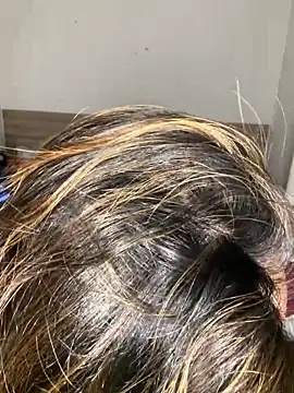 Miickinow Chat XXX live