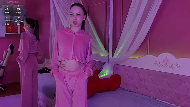 MonaHicks Live XXX-chat