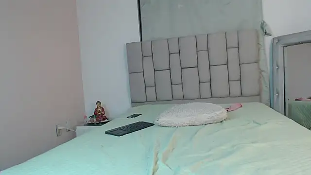 Chatroom XXX en direct de lily_rose1