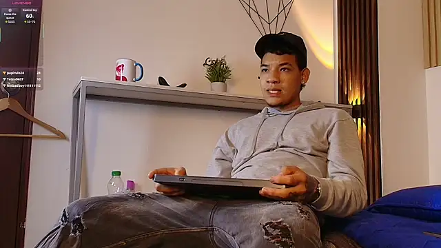 bick_jhonn's Live XXX Chat