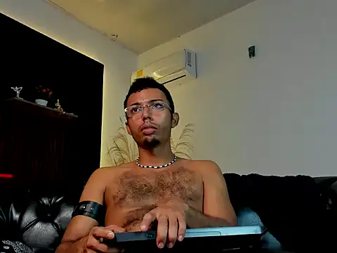 XXX chat uživo modela TitoBell