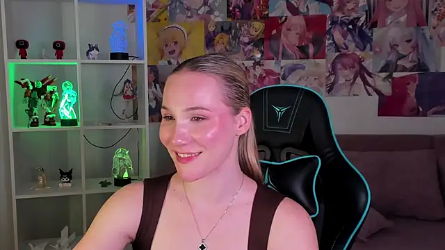 Chat +18 de ElaraVoltage ao vivo