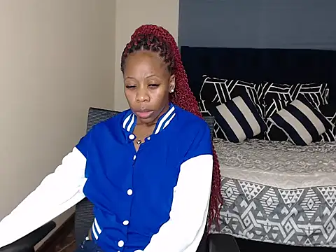 QUEENMANDYY's Live XXX Chat
