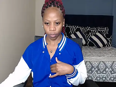 QUEENMANDYY's Live XXX Chat