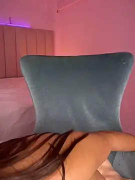 KellyOlsenbe live XXX chat
