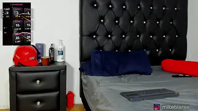 mikeblaree's Live XXX Chat