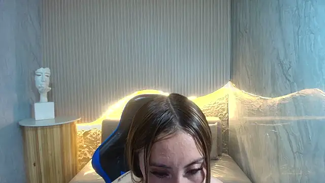 katalina_r_ Adlı Modelin Canlı XXX Sohbeti