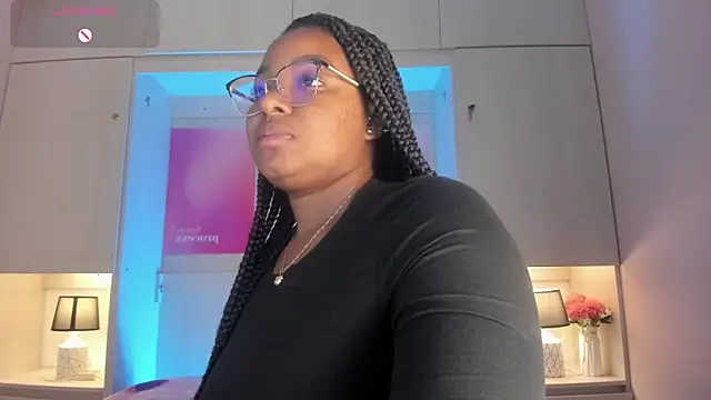 tamaraa_smiith élő XXX-chatje