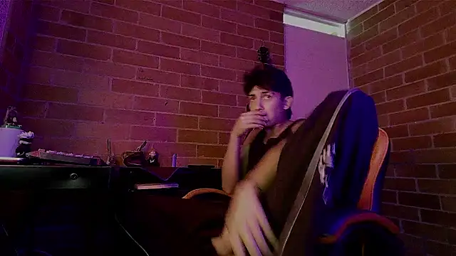 Онлайн чат XXX ethann2_
