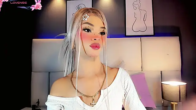 Kornylovee's Live XXX Chat