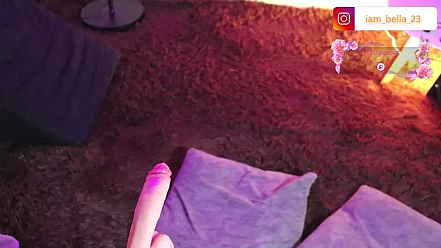 yourtoybella's Live XXX Chat