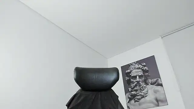 simonleon27 Live XXX-Chat
