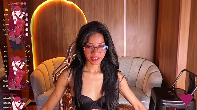 Chat +18 de Alina_b_ ao vivo