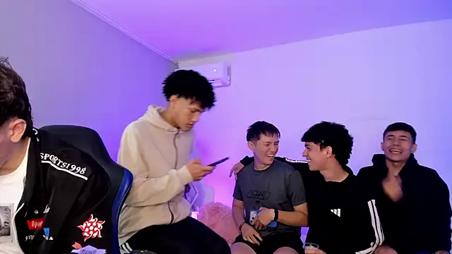 Handsomeboyss19 Live XXX Chat