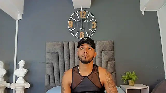 Chat +18 de Robin_Rief ao vivo