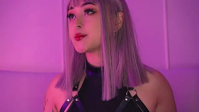 Chat +18 de Gloomydoll ao vivo