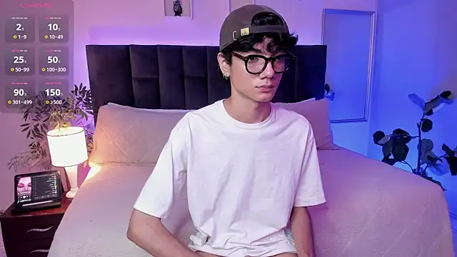 Phillicious__'s Webcam Show