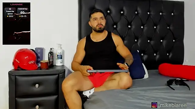 mikeblaree's Live XXX Chat