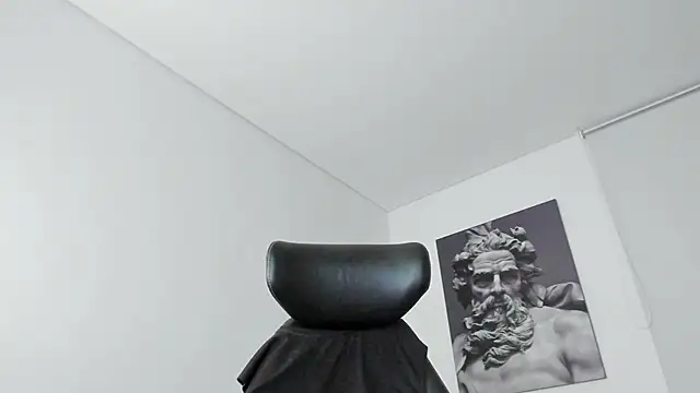 simonleon27 XXX чат на живо